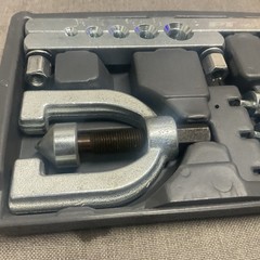 PT W80670 Flaring Tool Set for 3/16&ndash;1/2 in Pipes with Multiple Dies