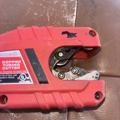 Milwaukee M12 Cordless Copper Tubing Pipe Cutter 3/8&Prime;-1&Prime; Tool Only 2471-20