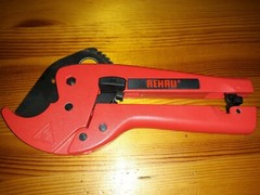 BRAND NEW REHAU RAUTOOL PIPE CUTTER 16-40mm RED