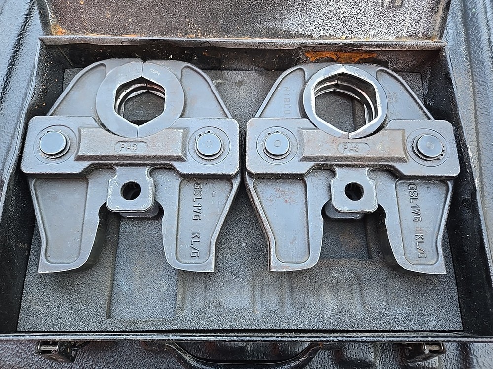 Nibco KSP4 Pair 1 1/2&Prime; 2&Prime; STD Press Jaw &ndash; Used &ndash; Includes Hard Case
