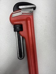 Proto 36&Prime; Heavy-Duty Cast Iron Pipe Wrench 5&Prime; Jaw Capacity 836HD