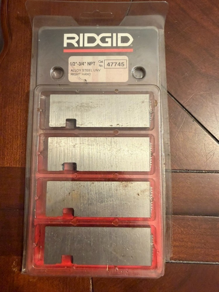 New Genuine Ridgid 47745 1/2&Prime; &ndash; 3/4&Prime; NPT Universal Dies High Speed Right Hand