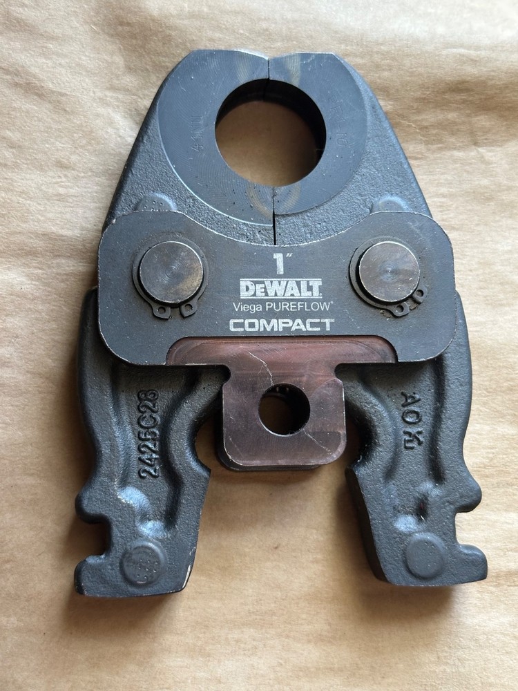 DeWalt 1&Prime; Compact Viega Pureflow Press Jaw Tool DCE216100