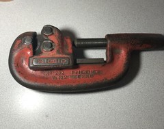 RIDGID Model 202 Heavy-Duty Pipe Cutter 1/8 in to 2 in Wide Roll Good Condition