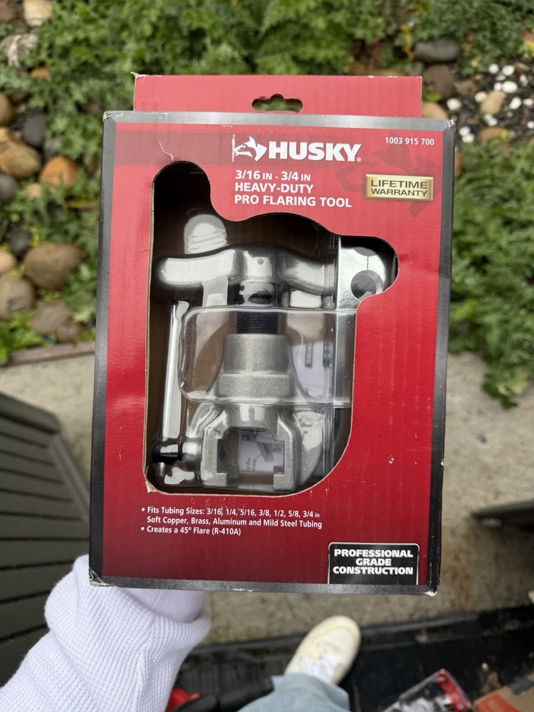 Husky 3/16&ndash;3/4 in Heavy-Duty Pro Flaring Tool 45&deg; Flare for Multiple Pipe Sizes