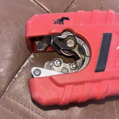 Milwaukee M12 Cordless Copper Tubing Pipe Cutter 3/8&Prime;-1&Prime; Tool Only 2471-20