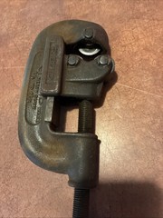 Vintage Ridgid No. 1 & 2 1/8&Prime; to 1 1/4&Prime; Inch Pipe Cutter Rigid