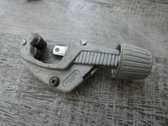 VINTAGE GENERAL PIPE CUTTER HAND TOOL #128