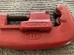 REED Mfg. Co 2-1 Adjustable Heavy-Duty Pipe Cutter 1/8 in. to 2 in. Capacity
