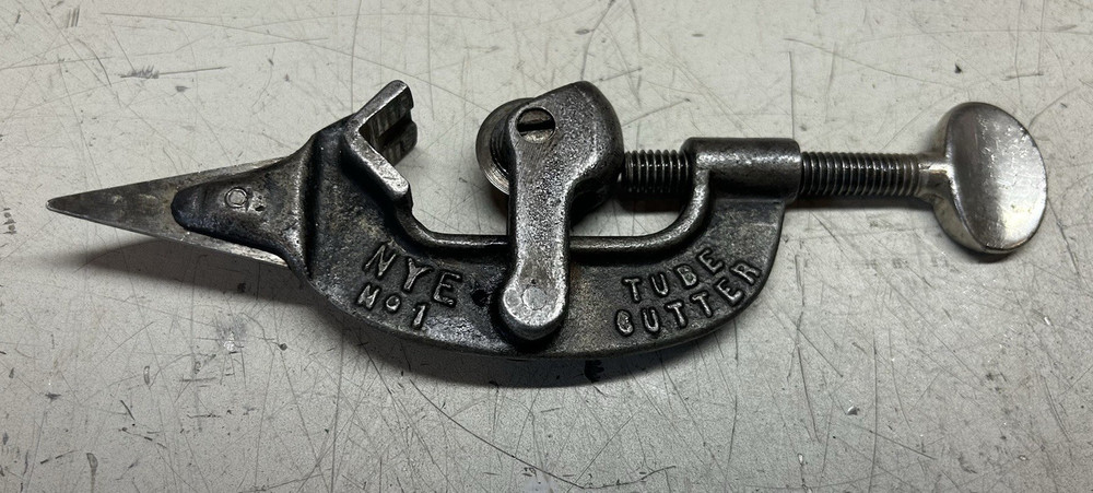 NYE No. 1 Screw Feed Pipe Cutter Tube/Tubing Cutter, 1/8 in to 1/2 in