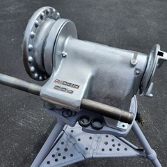 RIDGID Model 300 PIPE THREADING MACHINE With Model 1206 Tri Stand