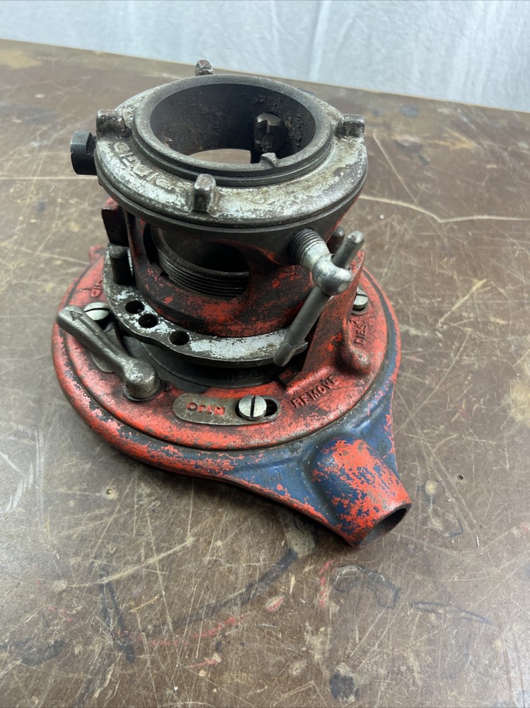 RIDGID No 65-R Manual Receding Universal Pipe Threader 1&Prime; to 2&Prime; Capacity VD