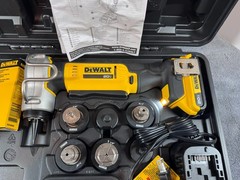MINT &ndash; DEWALT 20V MAX Copper Swage Tool Kit DCE450D1 w/ 6 Heads, Battery & Case