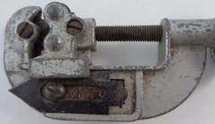 General Tools USA No 120 pipe cutter: dial turns easily