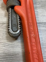 Pipe Wrench 18&Prime; in Overall Length Orange Paint &ndash; used a few times &ndash; EUC &ndash; Steel