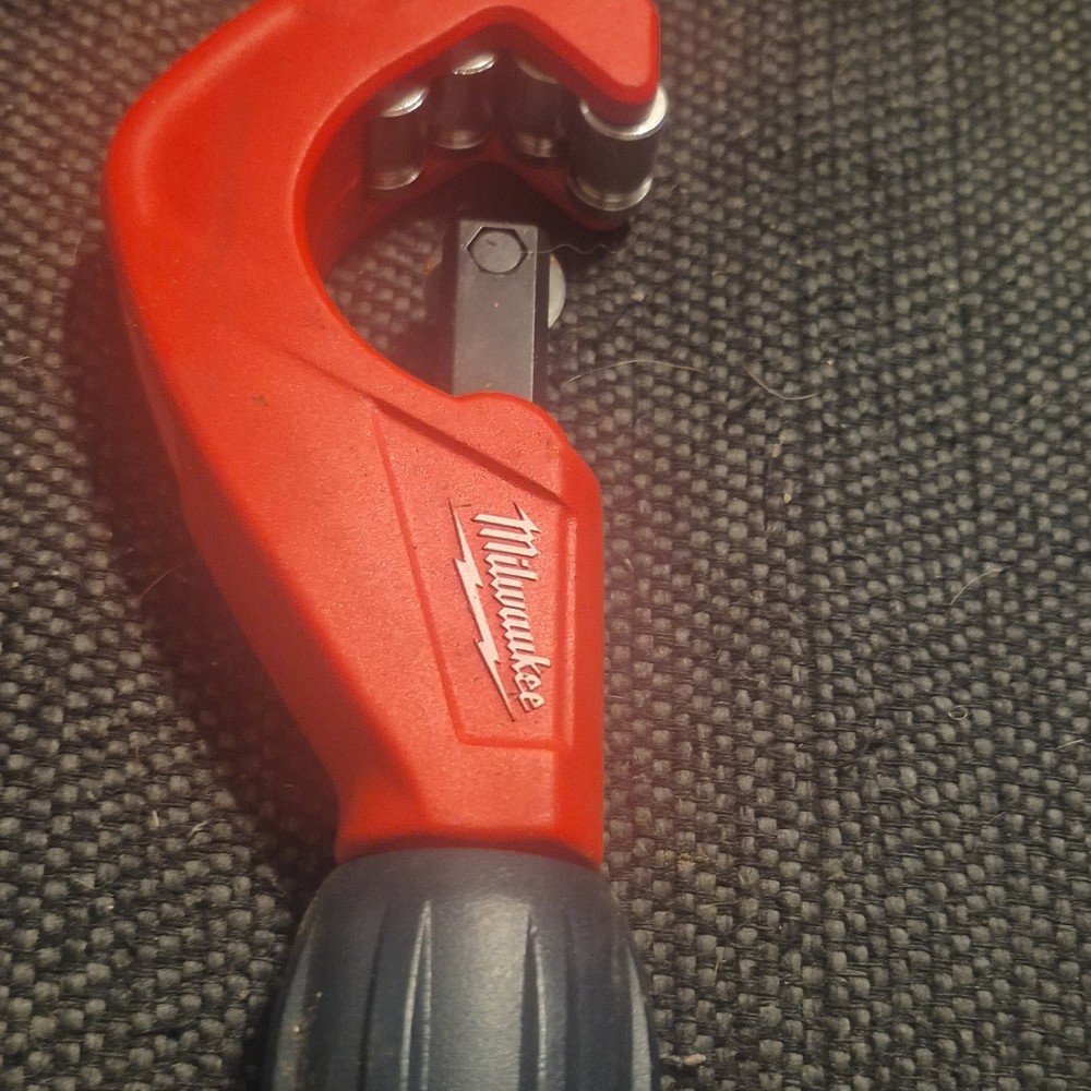 Milwaukee 48-22-4252 Constant Swing Tubing Cutter 1/8&ndash;1 1/8 in Pipe Size