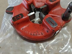 Ridgid 97065 811A Universal Quick Opening Right Hand Oiling Die head 1/8 -2&Prime;