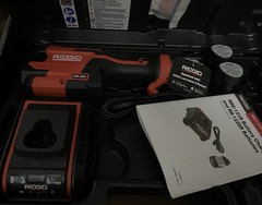 Ridgid RP 251 Press Tool Battery Kit (No Jaws) 2 Batteries Charger Case 78178