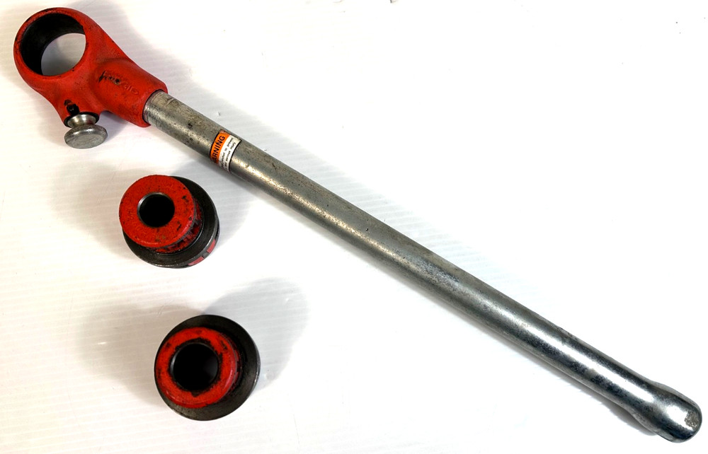 RIDGID 00-R Ratcheting Pipe Threader Tool w/ 3/4 & 1/2 Die Heads