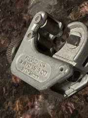 RIDGID 104 Mini Tube Cutter 3/16 in to 15/16 in OD Tubing/Pipe Cutter