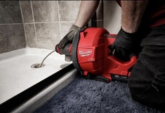 Milwaukee 2772-21 M18 FUEL Drain Snake with Cable Drive Locking Feed System