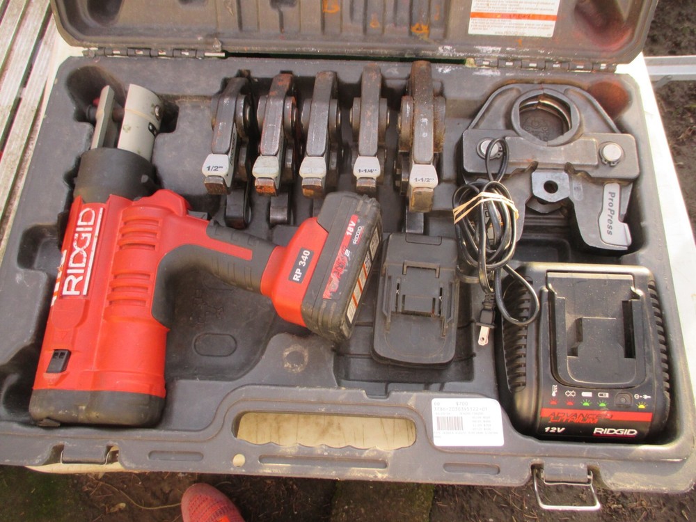 Ridgid RP340 Kit W 6 Jaws 1/2&rdquo;-2&rdquo; Two Batteries Charger Good Condition in case