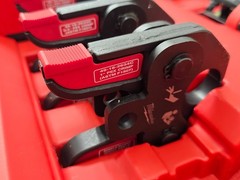 Milwaukee 2674-22C M18 Short Throw Press Tool Kit with PEX Crimp Jaws