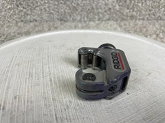 Ridgid 104 Close Quarters Tubing Cutter 3/16 inch to 5/16 inch Tub Plumbing Tool