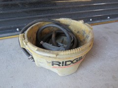 Ridgid Oiler No.318 Bucket with Hand Pump Gun Pipe Threader 300 535 700
