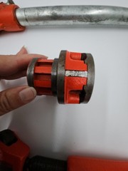 Ridgid 12-R 1/2&Prime; and 3/4&Prime; Pipe Threader Dies Ratchet & Cutter No 2A 1/8&Prime; To 2&Prime;