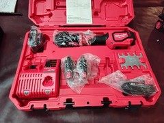 Milwaukee 2674-20 M18 Short Throw Press Tool With 3 Clamps & Batteries W/Case