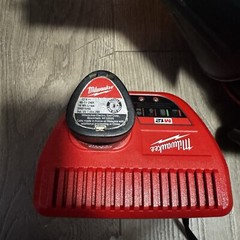 Milwaukee 2571-20 M12 Drain Snake Cleaning Machine Kit with 5/16&Prime;X25&prime; Cable