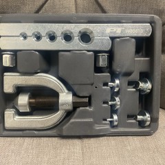 PT W80670 Flaring Tool Set for 3/16&ndash;1/2 in Pipes with Multiple Dies