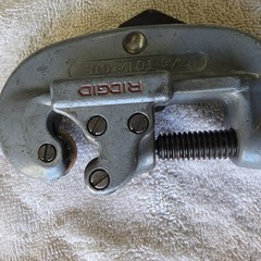 Ridgid No 15 Copper Tube Cutter 3/16&Prime; to 1 1/8&Prime; Screw Feed & Ridgid No.104 Close