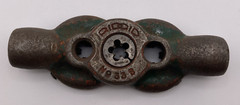 Ridgid 33-B 3 Way Manual Bolt Die Pipe Threader 1/2-13, 5/8-11, 3/8-16 dies