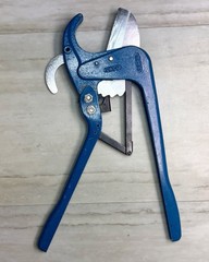 Super Tool VK50 Ratcheting PVC Pipe Cutter with VKS-50 Blade &ndash; Made in Japan