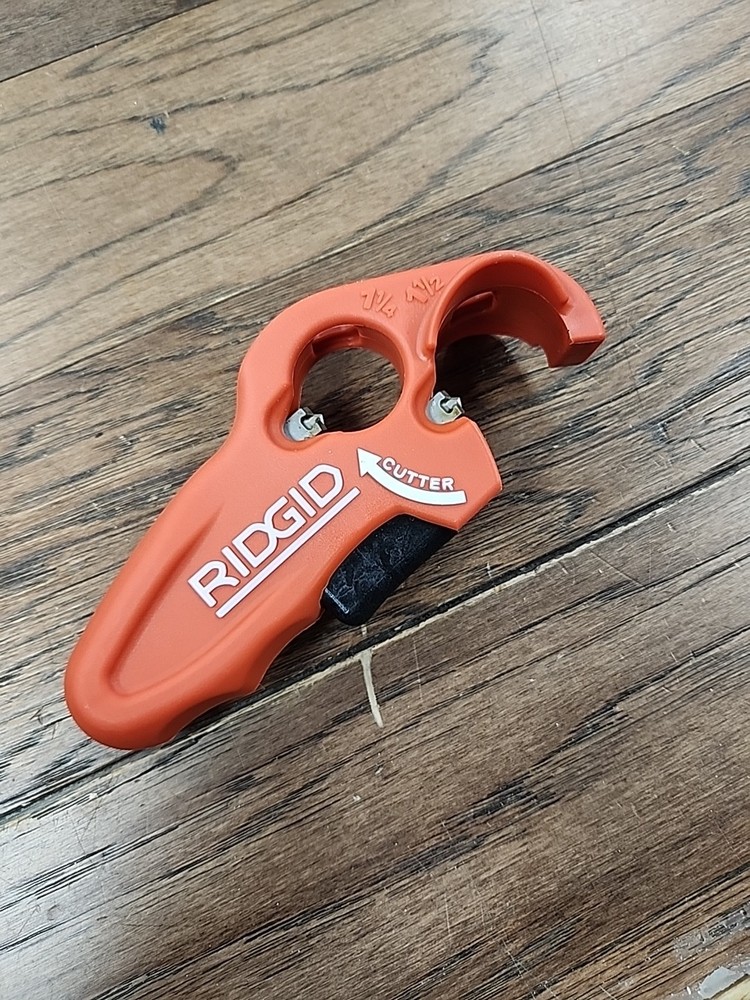 Ridgid 1-1/4 in. 1-1/2 in. PTEC 3000 Versatile Thin Wall Tubing Pipe Cutter