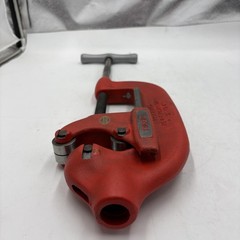 RIDGID 32840 Model 4-S Heavy-Duty Pipe Cutter 2-in to 4-in Steel Pipe Cutter