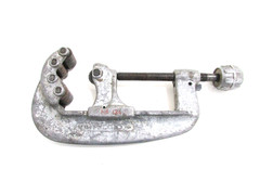 RIDGID No. 134 FOUR WHEEL HEAVY DUTY PIPE CUTTER, 1-1/8&Prime; to 4-1/2&rdquo;