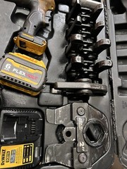 DeWALT DCE200 20V Plumbing Pipe Press Tool Kit with Crimping Heads(60V 6.0AH)