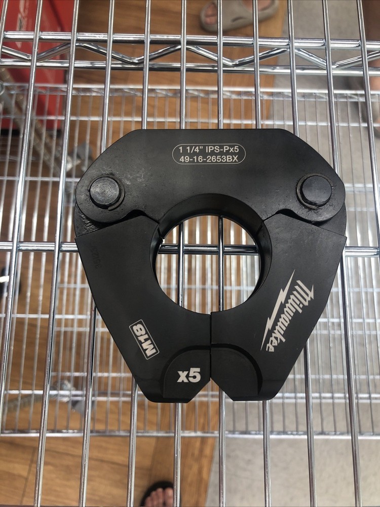 Milwaukee 49-16-2653BX 1-1/4&Prime; IPS-P Pivoting Press Ring for M18 Press Tools