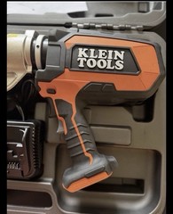 Klein Battery Operated 12 Ton Crimper Kit &ndash; BAT20-12T1651
