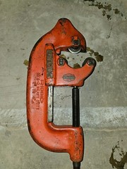 Ridgid 4-S Pipe Cutting Tool 2&Prime;-4&Prime; Capacity w/3 Cutting Wheels
