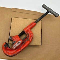 RIGID 2A Heavy Duty No. 1-2 Pipe Cutter Tool 1/8 in To 2&rdquo; Good Shape