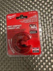 NEW Milwaukee 48-22-4260 1/2&Prime; Close Quarters Tubing Cutter SEALED