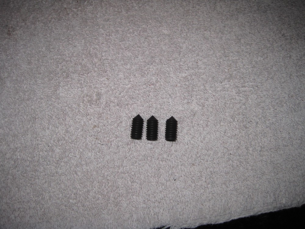 (3) Ridgid 00-R-B Bolt Die Head (3) POINTED SET SCREWS FOR DIE