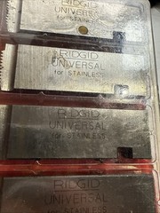 RIDGID 47745 1/2&Prime; to 3/4&Prime; &ndash; 14 NPT Universal Dies Alloy RH Lightly Used