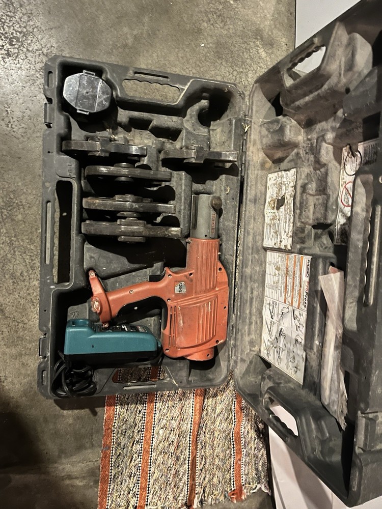 320-E Pressing Tool &mdash; Battery and Charger &mdash; 5 Attachments &mdash; Case Included