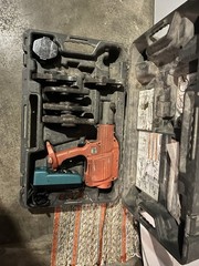 320-E Pressing Tool &mdash; Battery and Charger &mdash; 5 Attachments &mdash; Case Included