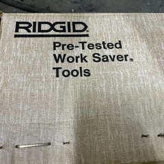 New RIDGID Model No. 65R Ratchet Pipe Threader 1&Prime;-2&Prime; w/ 24&Prime; Handle
